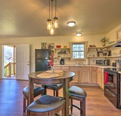 Railroad Crossing Cabin with kitchen